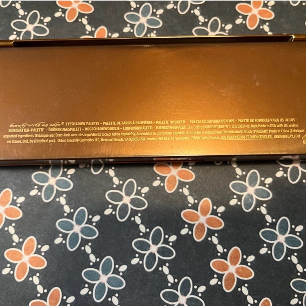 Urban Decay Honey Gold Palette - Picture 4 of 4